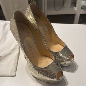 GZ heels gold /silver